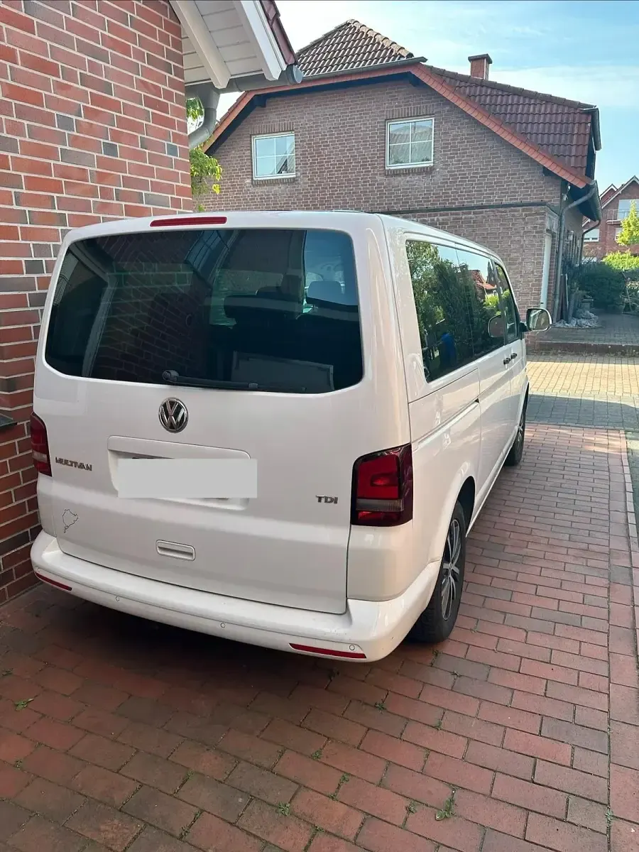 Gebraucht VW Multivan Edition 180 PS (132 kW) 2015 Weiß Van / Kleinbus