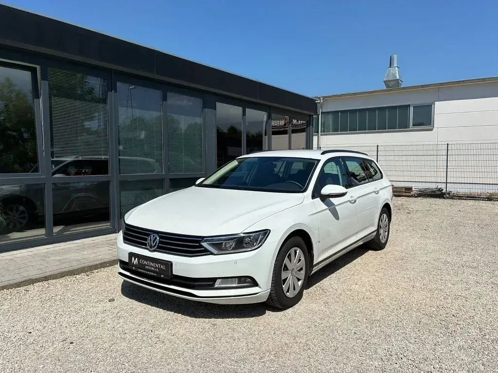 Gebraucht VW Passat 150 PS (110 kW) 2018 Weiß Kombi