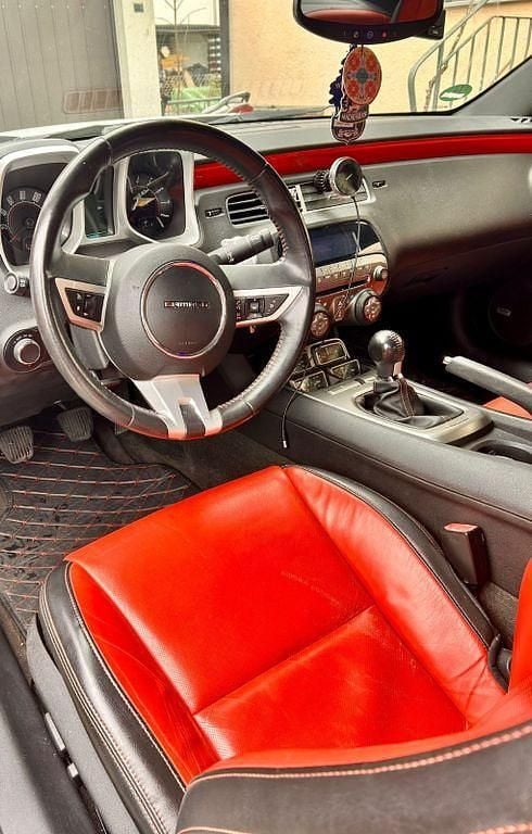 Gebraucht Chevrolet Camaro 305 PS (224 kW) 2010 Weiß Coupé