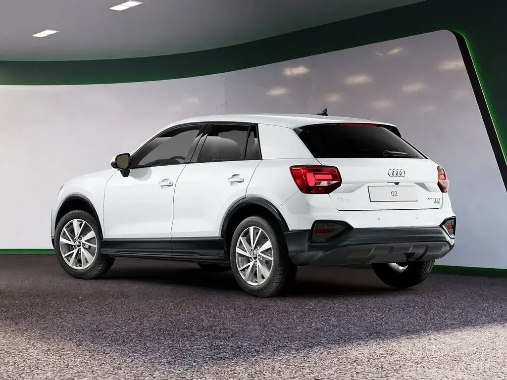 Gebraucht Audi Q2 Advanced Plus 190 PS (139 kW) 2025 Weiss / gletscherweiss SUV