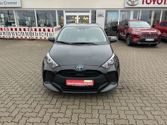 Gebraucht Toyota Yaris Hybrid Comfort 116 PS (85 kW) 2022 Schwarz Limousine
