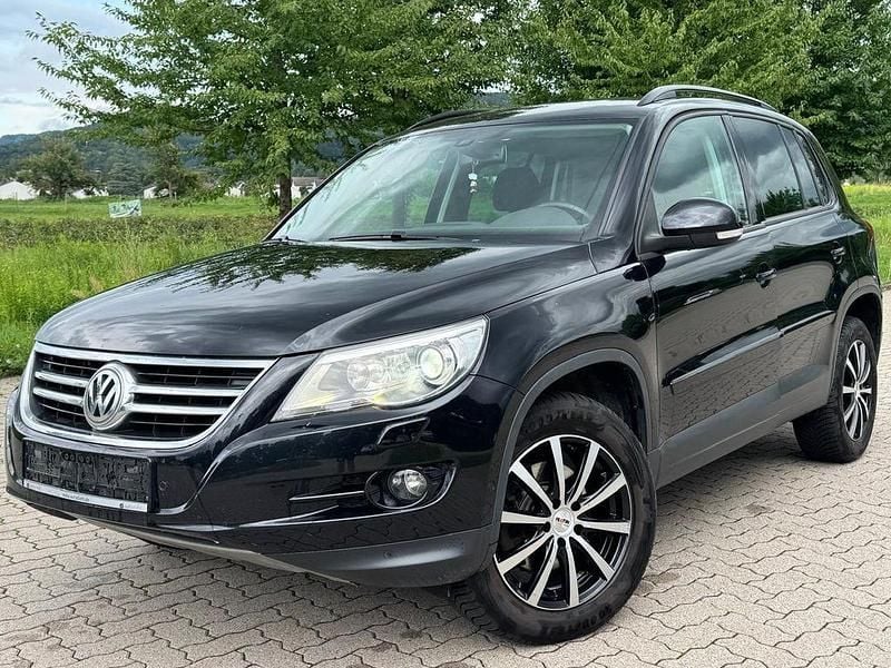 Deep black perleffekt Gebraucht 2010 VW Tiguan Track & Field SUV | 6.490 € (Guter Preis) - Bild 1/4