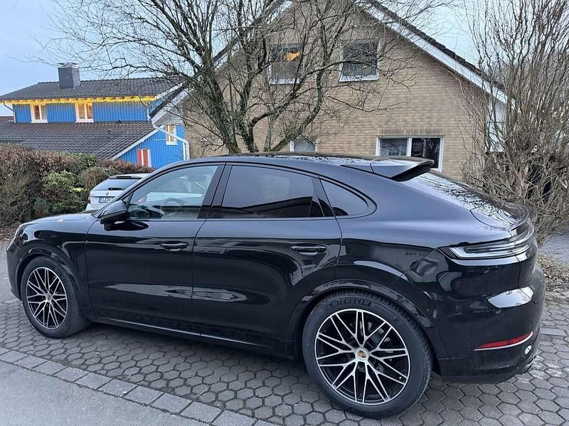 Schwarz Gebraucht 2025 Porsche Cayenne Black Edition SUV | 110.000 € (Teuer) - Bild 1/4