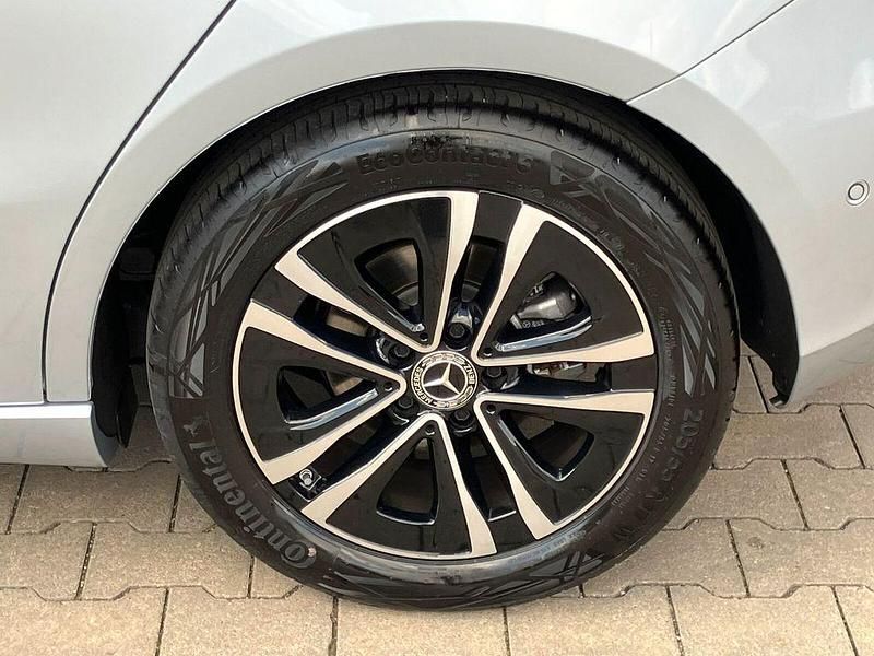 Gebraucht Mercedes A200 Progressive 150 PS (110 kW) 2024 Silber Limousine