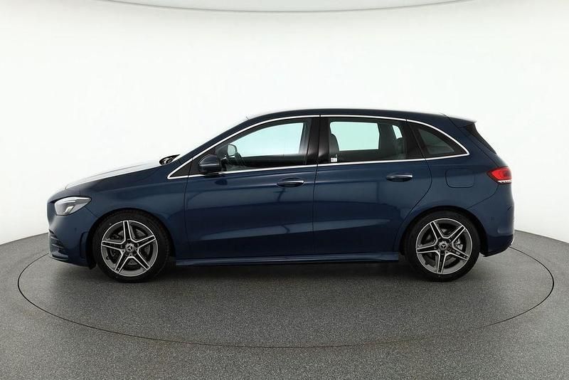 Gebraucht Mercedes B220 AMG line 190 PS (139 kW) 2019 Blau Van / Kleinbus