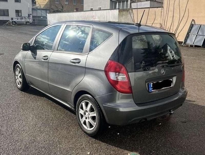 Gebraucht Mercedes A170 116 PS (85 kW) 2009 Mountaingrau  met. Kleinwagen