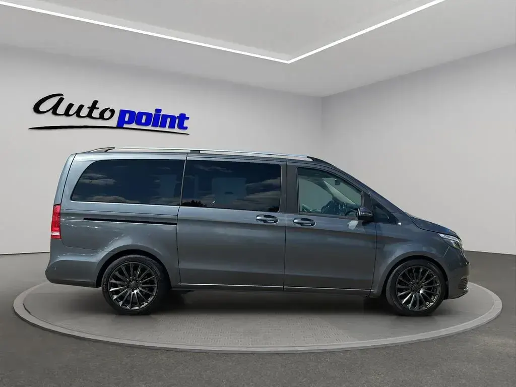 Gebraucht Mercedes V220 Edition 163 PS (119 kW) 2017 Grau Van / Kleinbus