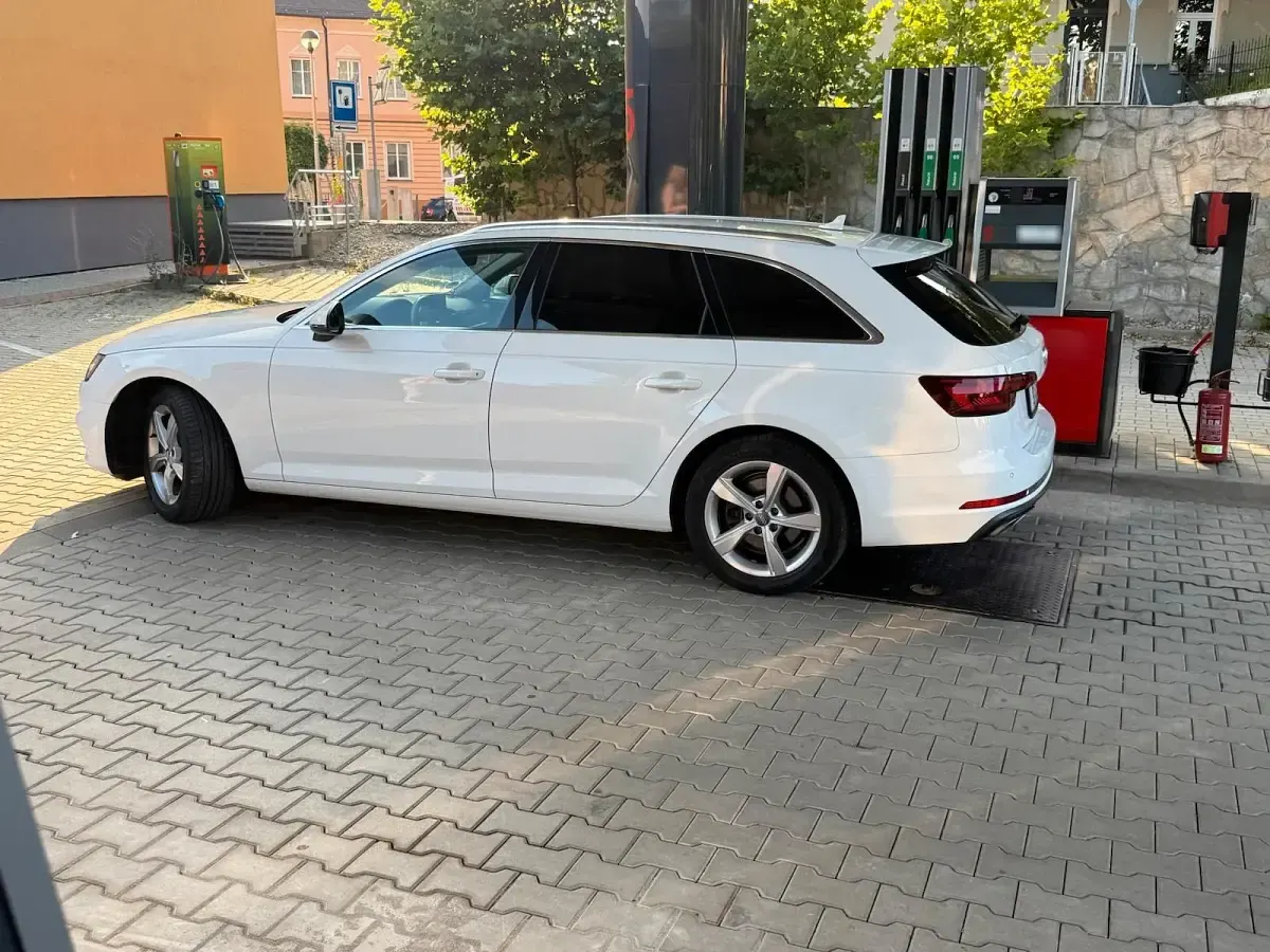 Gebraucht Audi A4 150 PS (110 kW) 2019 Weiß Kombi
