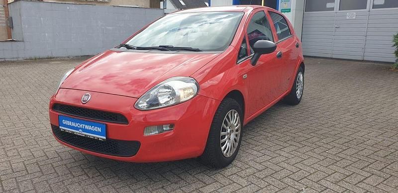 Rosso maranello Gebraucht 2017 Fiat Punto Kleinwagen | 6.800 € - Bild 1/4