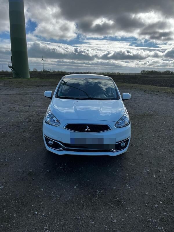 Weiß Gebraucht 2018 Mitsubishi Space Star Kleinwagen | 4.500 € (Guter Preis) - Bild 1/4