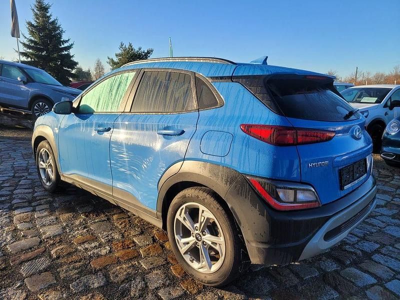 Gebraucht Hyundai Kona Trend 116 PS (85 kW) 2021 Surfy blue / met SUV