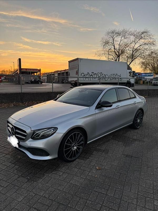 Gebraucht Mercedes E200 Avantgarde 184 PS (135 kW) 2016 Grau Limousine