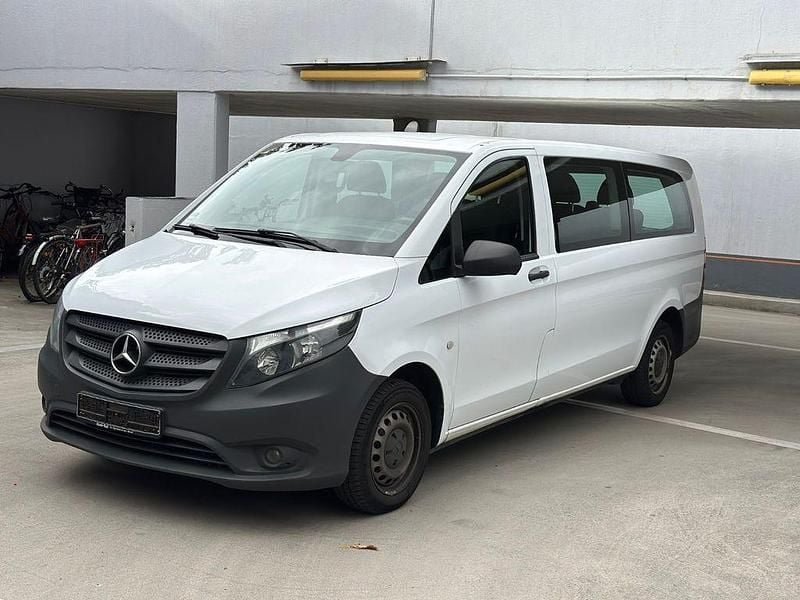 Weiß Gebraucht 2019 Mercedes Vito Van / Kleinbus | 19.999 € (Guter Preis) - Bild 1/4