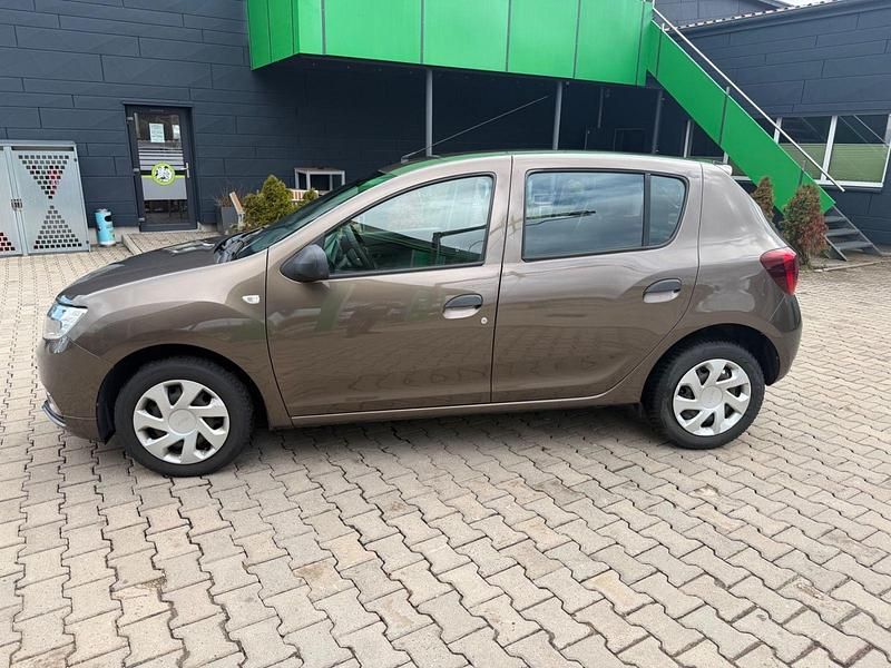 Gebraucht Dacia Sandero Essentiel 73 PS (53 kW) 2018 Braun Limousine