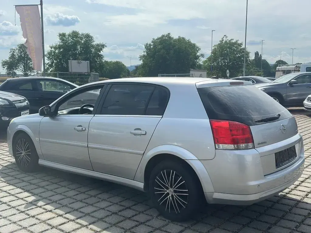 Gebraucht Opel Signum Edition 150 PS (110 kW) 2006 Silber Kleinwagen