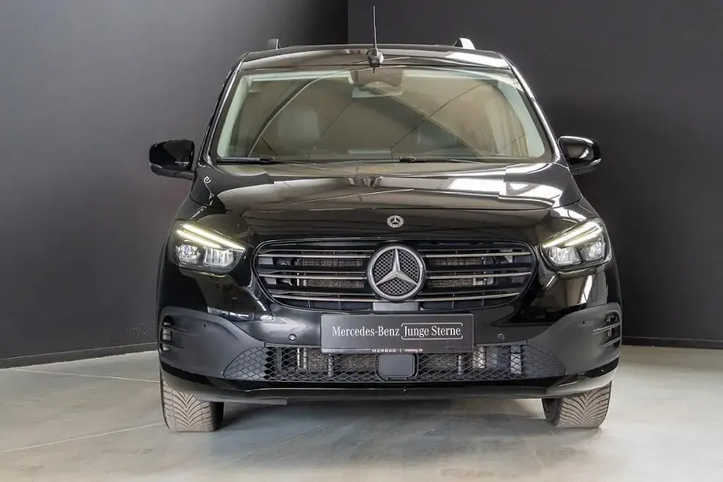 Gebraucht Mercedes T180 Edition 116 PS (85 kW) 2022 Schwarz Van / Kleinbus