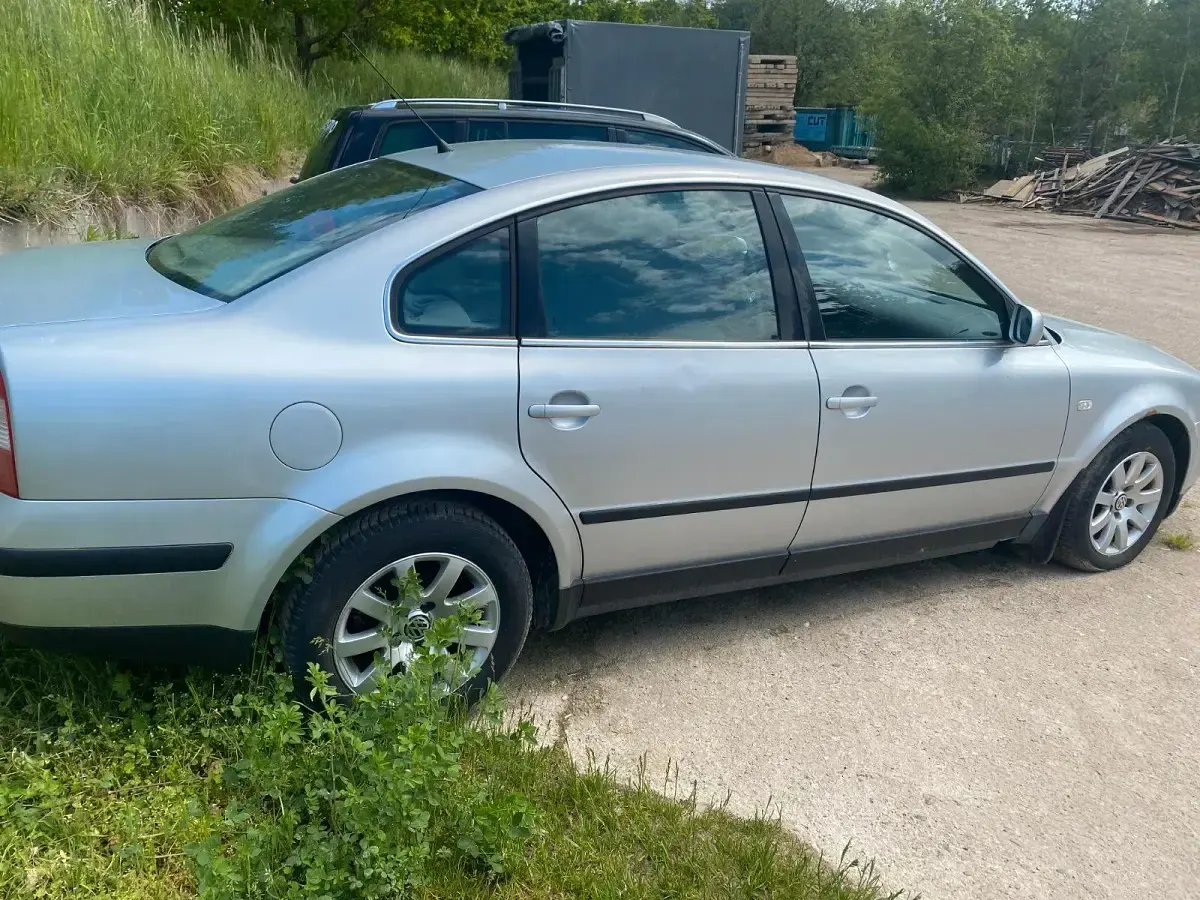 Gebraucht VW Passat 130 PS (95 kW) 2003 Silber Limousine