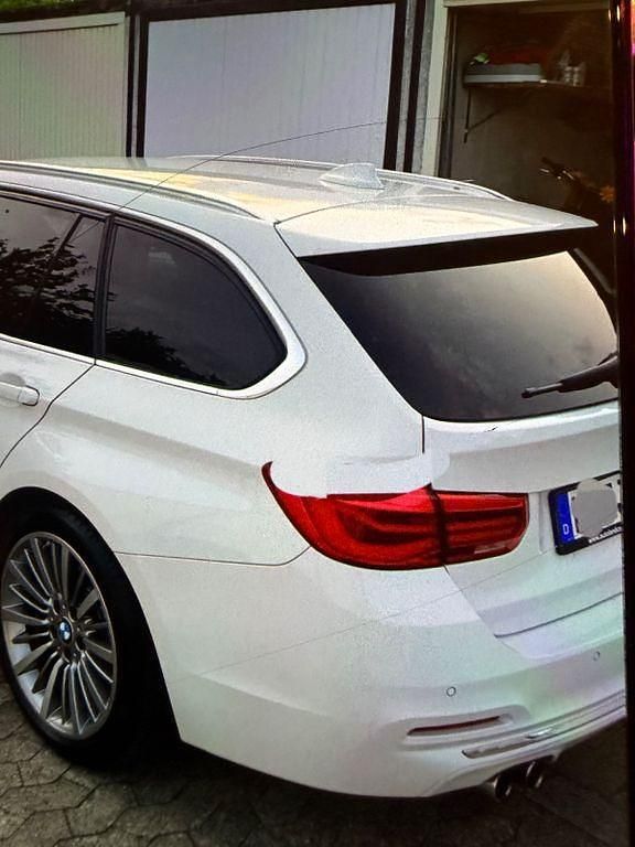 Gebraucht BMW 320 Luxury Line 190 PS (139 kW) 2017 Weiß Kombi