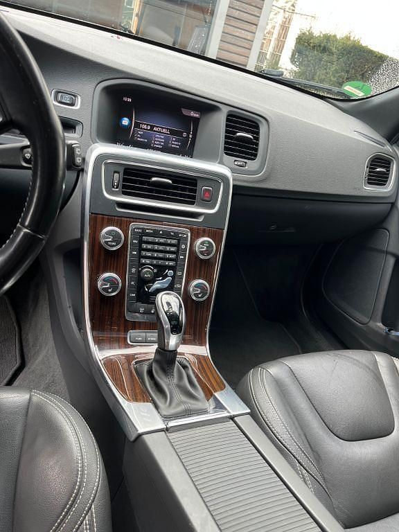 Gebraucht Volvo V60 Summum 288 PS (211 kW) 2017 Weiß Kombi