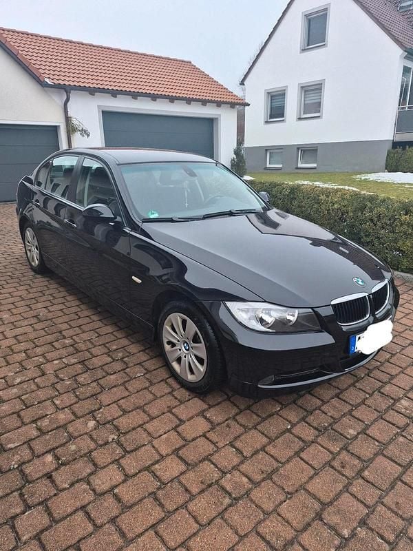 Gebraucht BMW 318 143 PS (105 kW) 2008 Schwarz Limousine