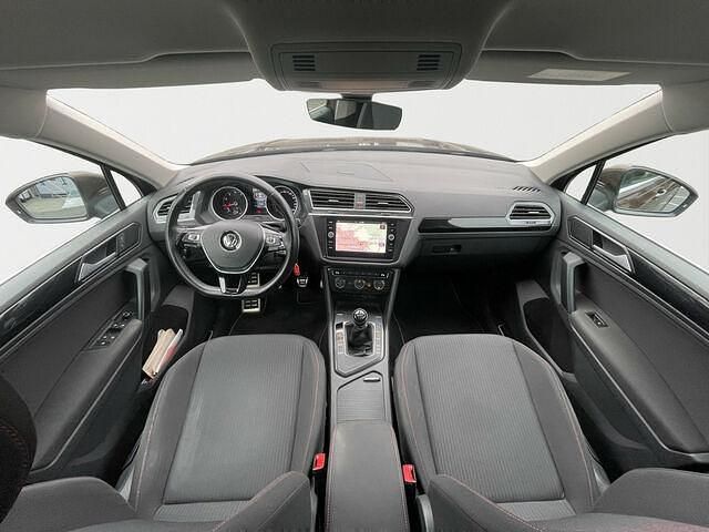 Gebraucht VW Tiguan Sound 125 PS (91 kW) 2018 Braun / nutshell brown (metallic) SUV