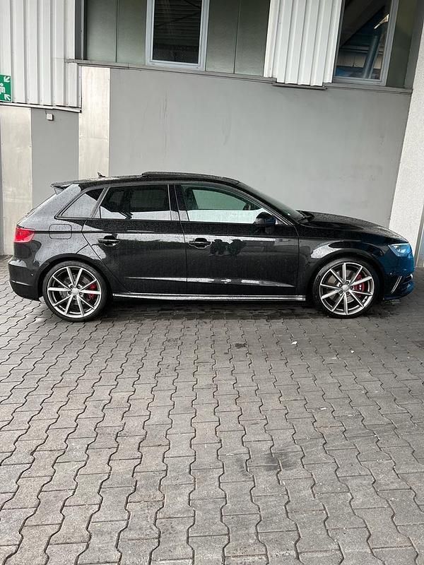 Schwarz Gebraucht 2015 Audi S3 Limousine | 23.400 € (Fairer Preis) - Bild 1/4