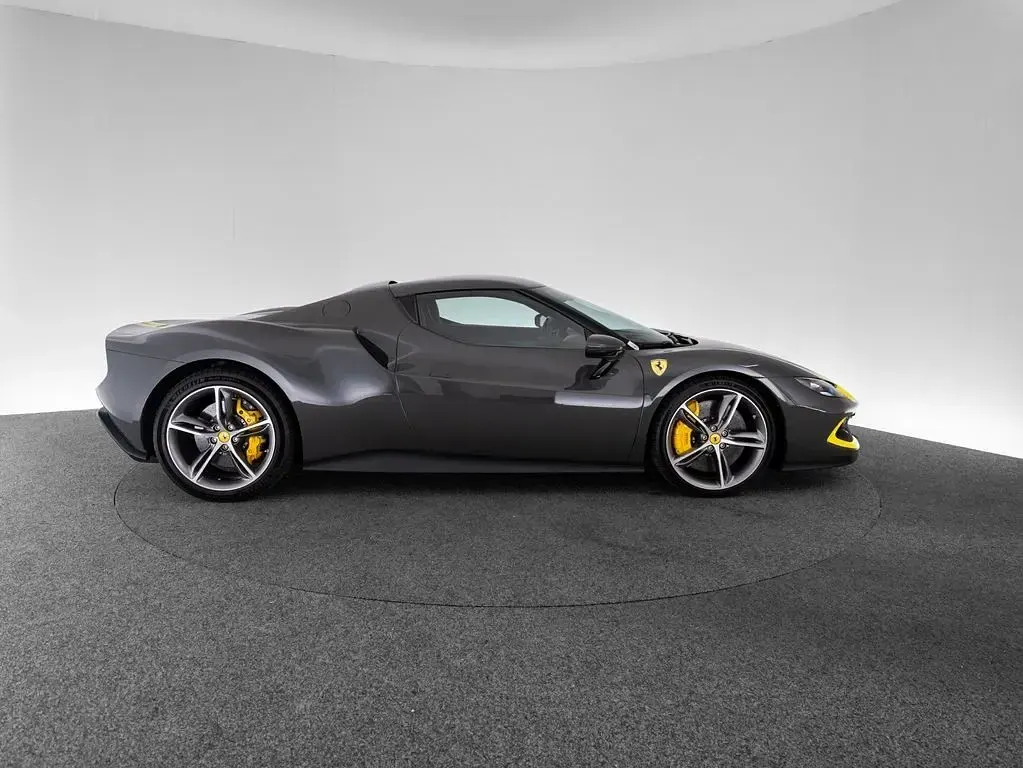 Gebraucht Ferrari 296 829 PS (609 kW) 2023 Grigio scuro Coupé