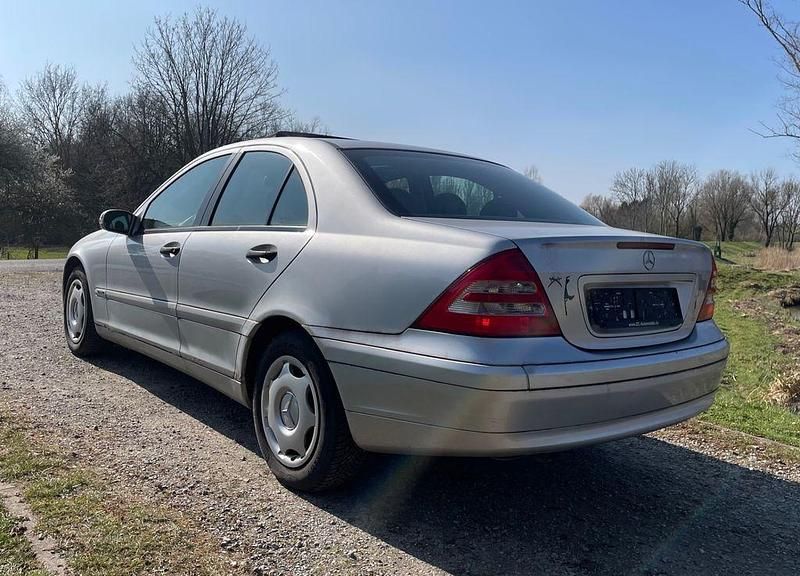Gebraucht Mercedes C180 143 PS (105 kW) 2003 Silber Limousine