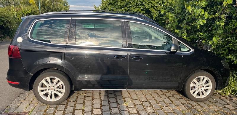 Schwarz Gebraucht 2016 Seat Alhambra FR-Line Van / Kleinbus | 17.399 € (Guter Preis) - Bild 1/4