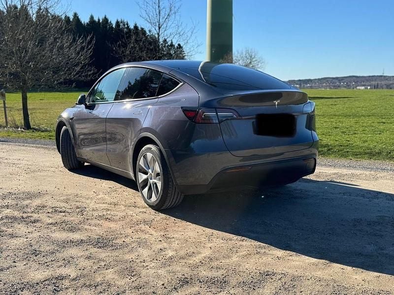 Gebraucht Tesla Model Y Long Range RWD 219 kW (299 PS) 2023 Silber SUV
