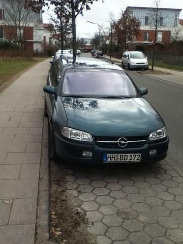 Grün Gebraucht 1998 Opel Omega Kombi | 500 € (Guter Preis) - Bild 1/2