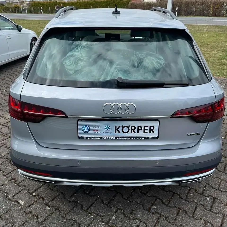 Używany Audi A4 Allroad 204 KM (150 kW) 2021 Srebrny Kombi