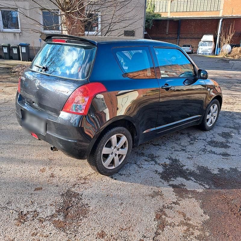 Gebraucht Suzuki Swift 94 PS (69 kW) 2010 Schwarz Kleinwagen