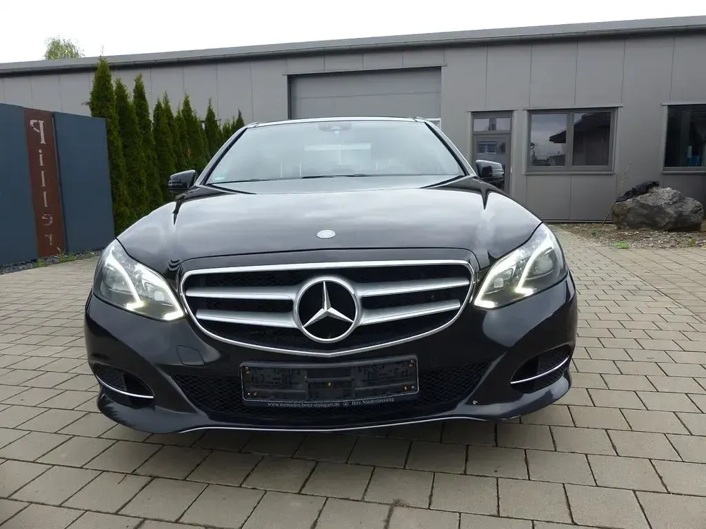 Gebraucht Mercedes E400 333 PS (244 kW) 2014 Schwarz Limousine