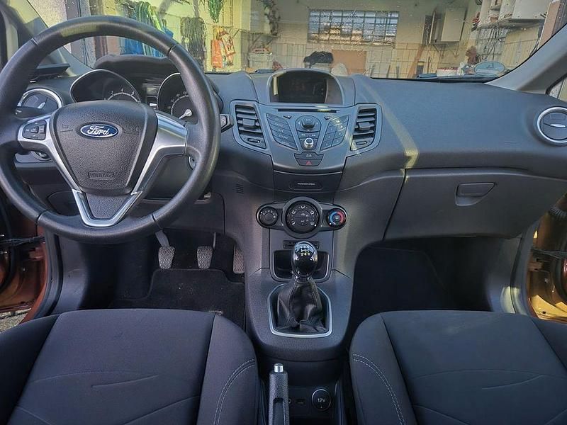 Gebraucht Ford Fiesta Titanium 82 PS (60 kW) 2014 Braun Kleinwagen