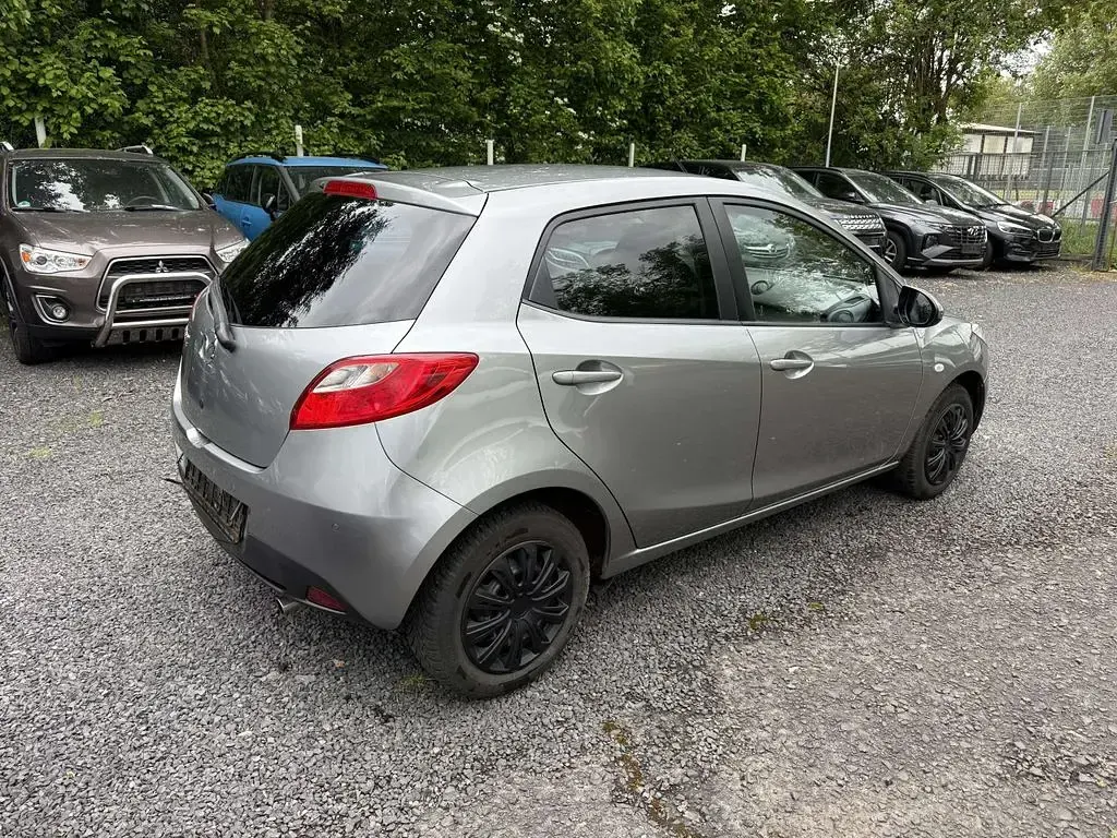 Usata Mazda 2 Sendo 84 CV (61 kW) 2014 Grigio Berlina