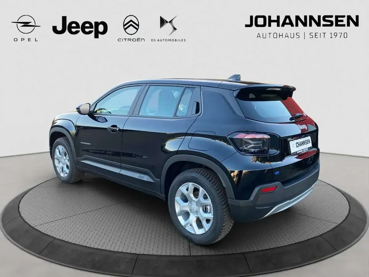 Neu Jeep Avenger EV Altitude 114 kW (156 PS) 2026 Schwarz SUV