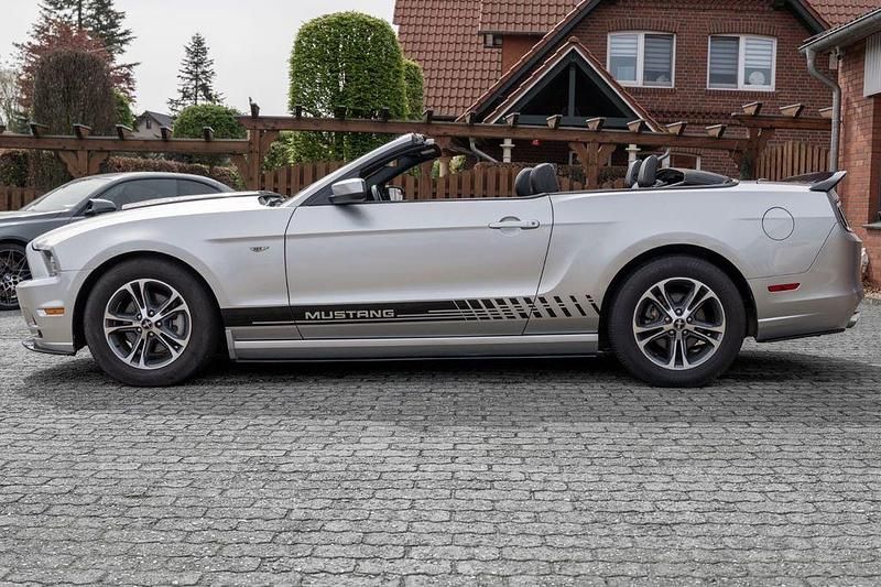 Second-hand Ford Mustang 299 CP (219 kW) 2014 Argintiu Cabrio