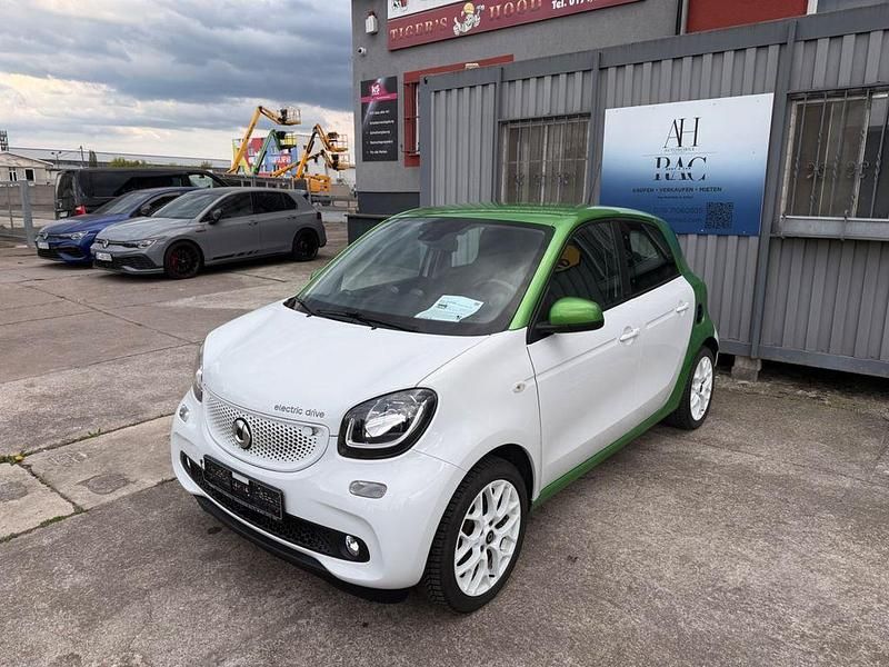 Gebraucht Smart ForFour Electric Drive 60 kW (82 PS) 2018 Grün Limousine