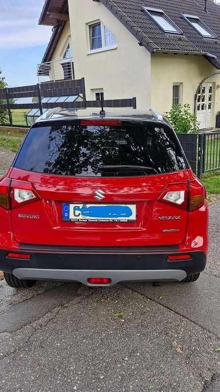 Gebraucht Suzuki Vitara 140 PS (102 kW) 2017 Rot SUV