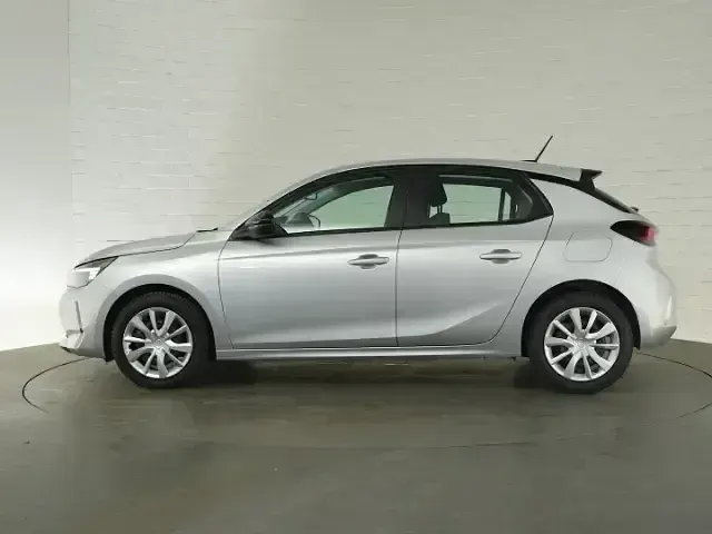 Gebraucht Opel Corsa 101 PS (74 kW) 2024 Kristall silber (metallic) Kleinwagen