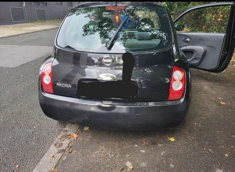 Schwarz Gebraucht 2004 Nissan Micra Visia Kleinwagen | 900 € (Superpreis) - Bild 1/2