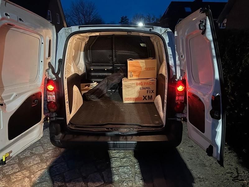 Second-hand Citroën Berlingo 75 CP (55 kW) 2017 Alb Monovolum