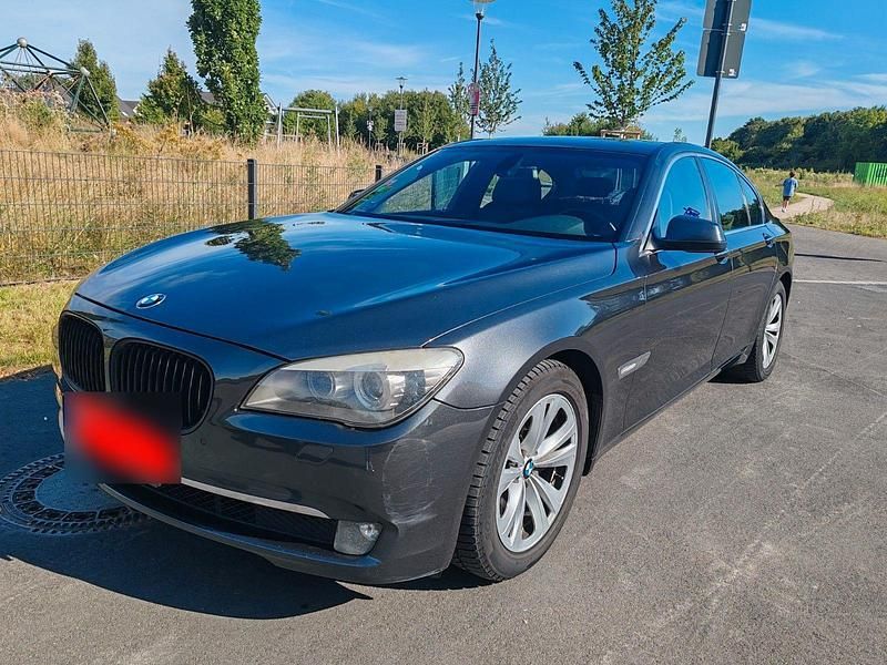 Gebraucht BMW 730 245 PS (180 kW) 2009 Grau Limousine