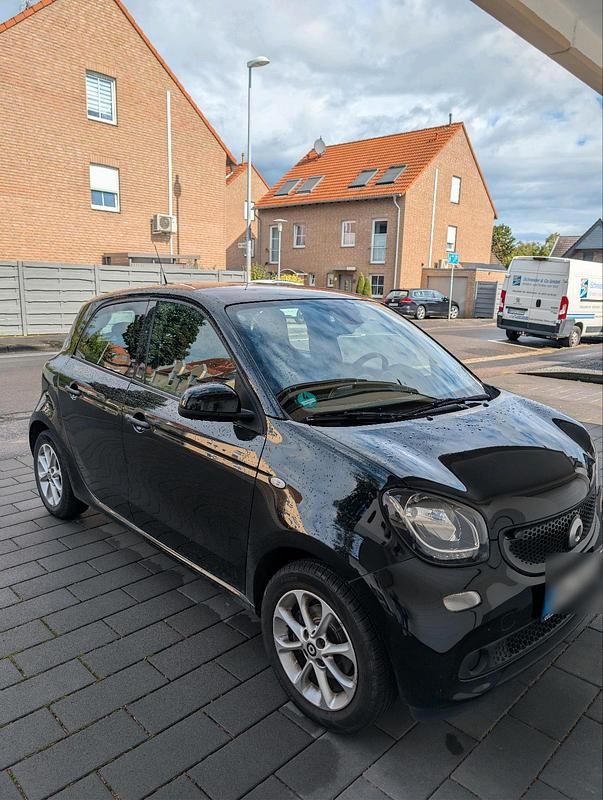 Schwarz Gebraucht 2018 Smart ForFour Kleinwagen | 6.500 € (Guter Preis) - Bild 1/4