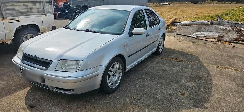 Gebraucht VW Bora 115 PS (84 kW) 1999 Silber Limousine