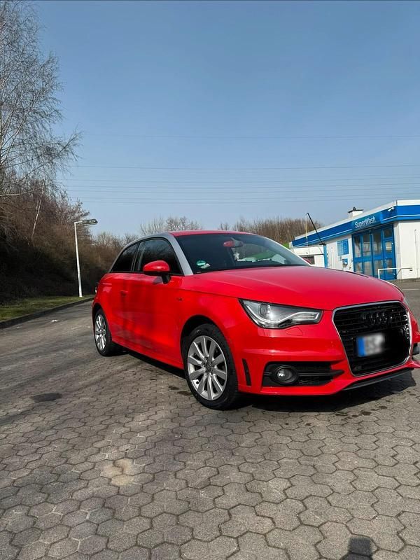 Gebraucht Audi A1 Admired 86 PS (63 kW) 2012 Rot Kleinwagen