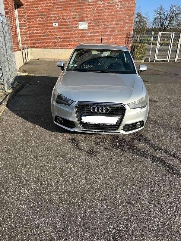 Gebraucht 2011 Audi A1 Limousine | 10.750 € (Etwas zu teuer) - Bild 1/4