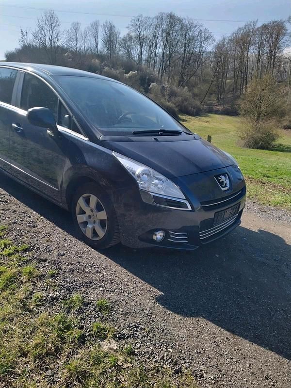 Gebraucht Peugeot 5008 156 PS (114 kW) 2012 Van / Kleinbus