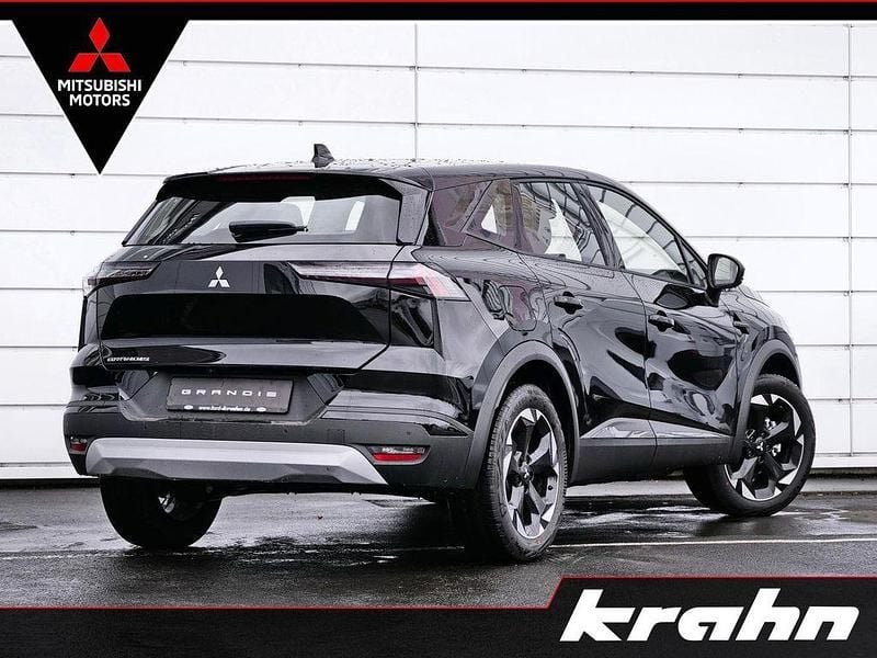 Neu Mitsubishi Grandis Diamant Edition 141 PS (103 kW) 2026 Schwarz SUV